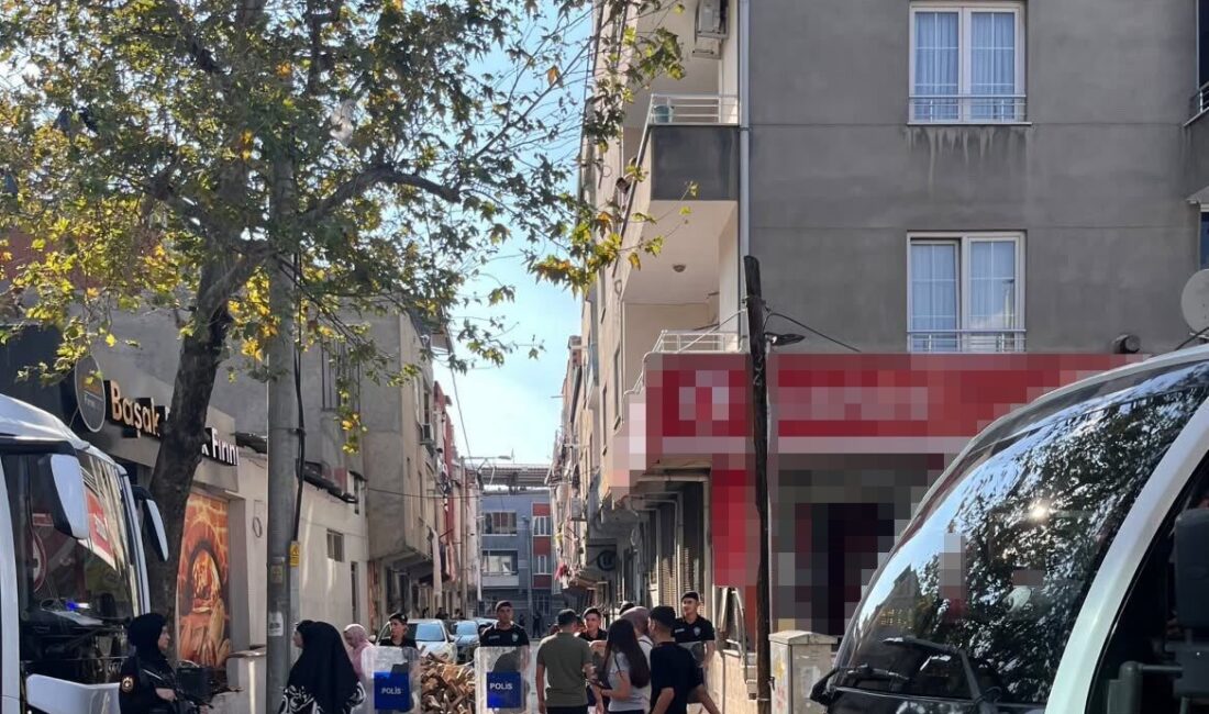 Bursa’nın Gürsu ilçesinde bir çay ocağı önünde husumetli olduğu bir