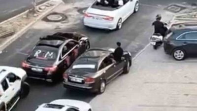 Bursa’da bir düğün konvoyunun yarattığı nedeniyle yol, bir süre trafiğe