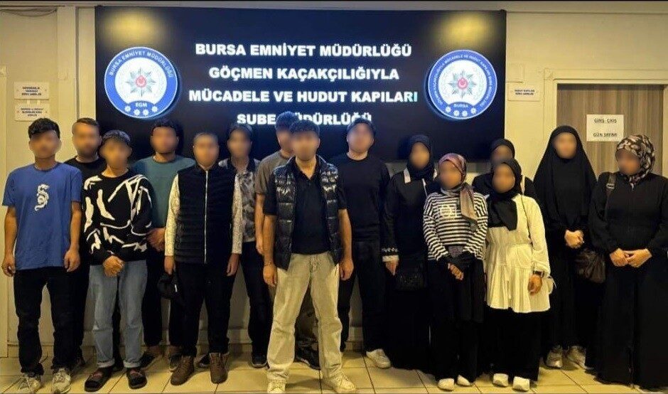 Bursa’da düzensiz göç ve göçmen kaçakçılığıyla mücadele kapsamında yapılan operasyonlarda