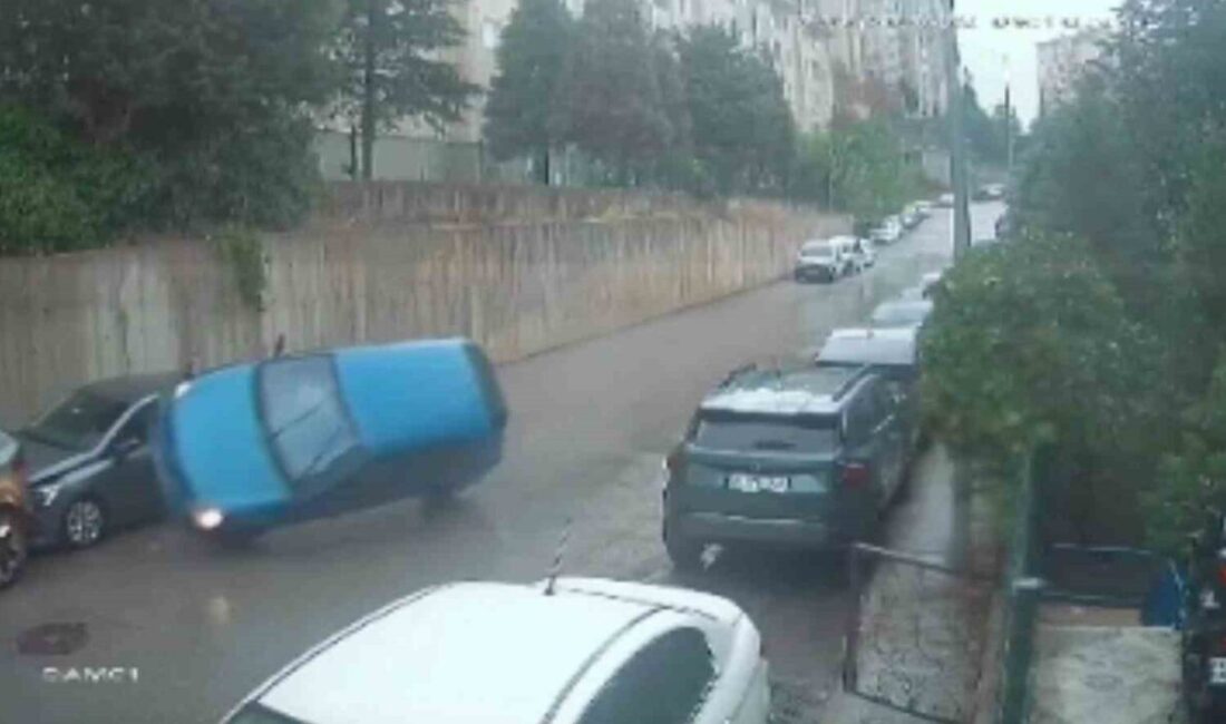 Bursa’da meydana gelen trafik kazasında bir otomobil, sürücüsünün direksiyon hakimiyetini