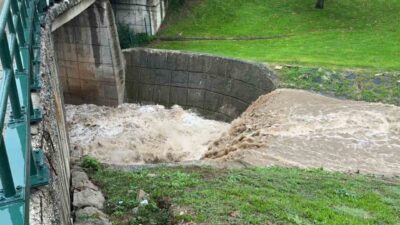 Bursa’nın son iki gününde devam eden yoğun yağışlar, derelerde su