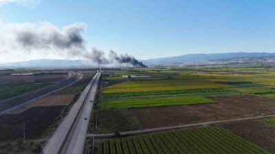 Bursa’nın Yenişehir ilçesinde bulunan bir soğuk hava deposunda yangın çıktı
