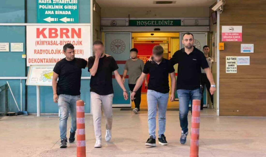Bursa’nın İnegöl ilçesinde, 71 yaşındaki bir kadını arayarak polis olduklarını
