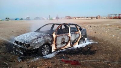 Keşan ilçesinde, Mecidiye köyü sahilinde sürücü tarafından çalıştırılan bir otomobil