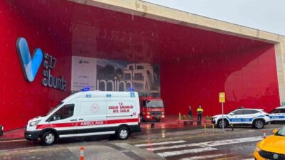Çanakkale’nin 17 Burda Alışveriş Merkezi’nde bulunan Teknosa Mağazası’nda çıkan yangın,