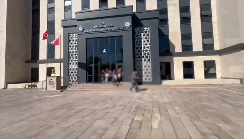 Çanakkale’de güvenlik ekipleri tarafından düzenlenen kaçak göçmen operasyonunda 7 organizatör