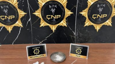 Eceabat ilçesinde emniyet ekipleri tarafından gerçekleştirilen operasyonlar sonucunda FETÖ bağlantılı