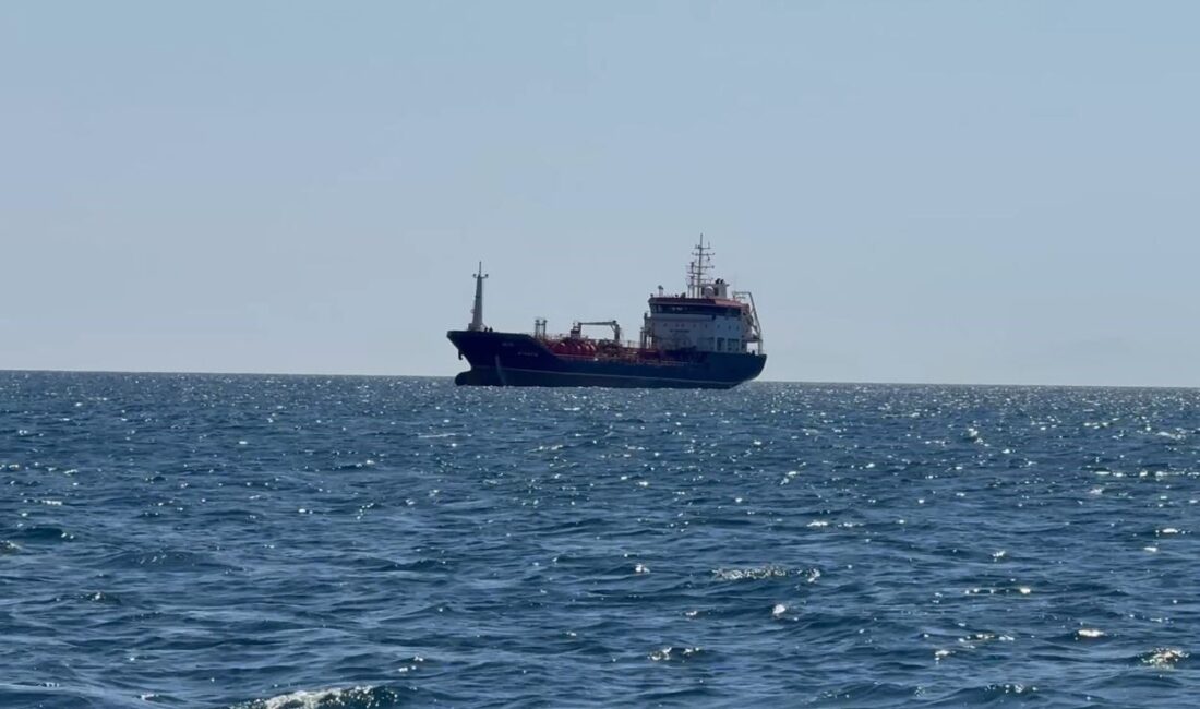 Silivri kıyılarında gerçekleşen bir çarpışma sonucunda Türk bandıralı ticari gemi