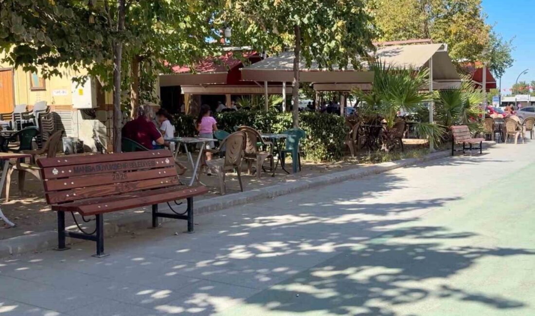Manisa’nın Şehzadeler ilçesinde, bir aile çay bahçesinde erkekler tuvaletine gizli