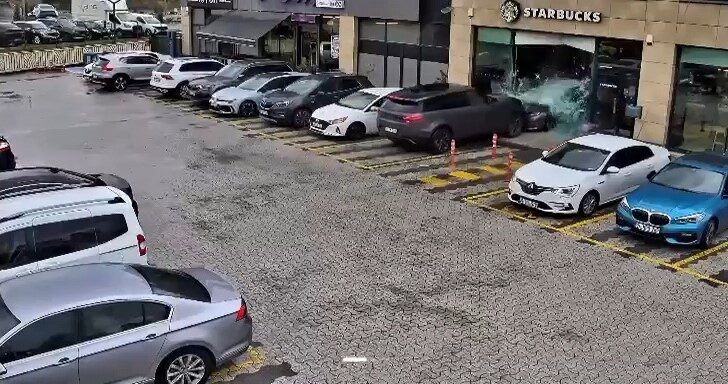 Çekmeköy ilçesinde bir alışveriş merkezi otoparkında meydana gelen olayda, kontrolü