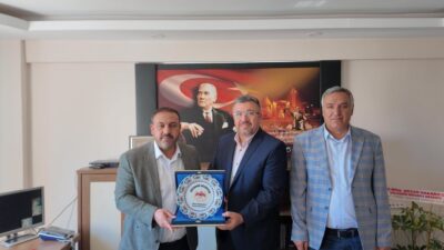 Çiçekdağı Belediye Başkanı Hasan Hakanoğlu, ilçeye yeni atanan İlçe Müftüsü