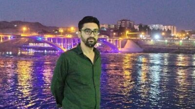 Cizre ilçesindeki bir temizlik işçisi, kullandığı süpürge aracının altında kalarak