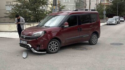 Çorum’da meydana gelen trafik kazasında, bir hafif ticari araç ile