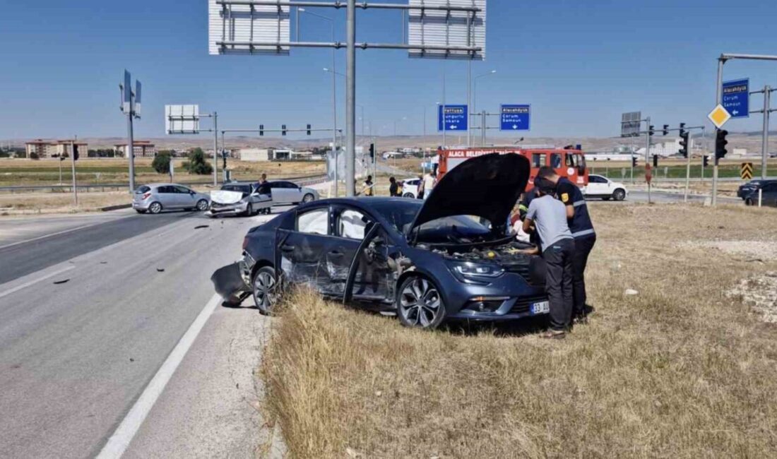 Çorum’un Alaca ilçesinde meydana gelen trafik kazasında 5 kişi yaralandı.