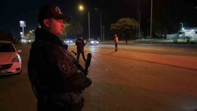 Bolu’da polis ekipleri, D-100 karayolunda geniş çaplı bir denetim operasyonu
