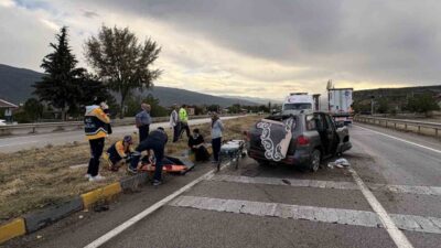 Tosya ilçesinde meydana gelen trafik kazasında 3 kişi yaralandı. Kaza,
