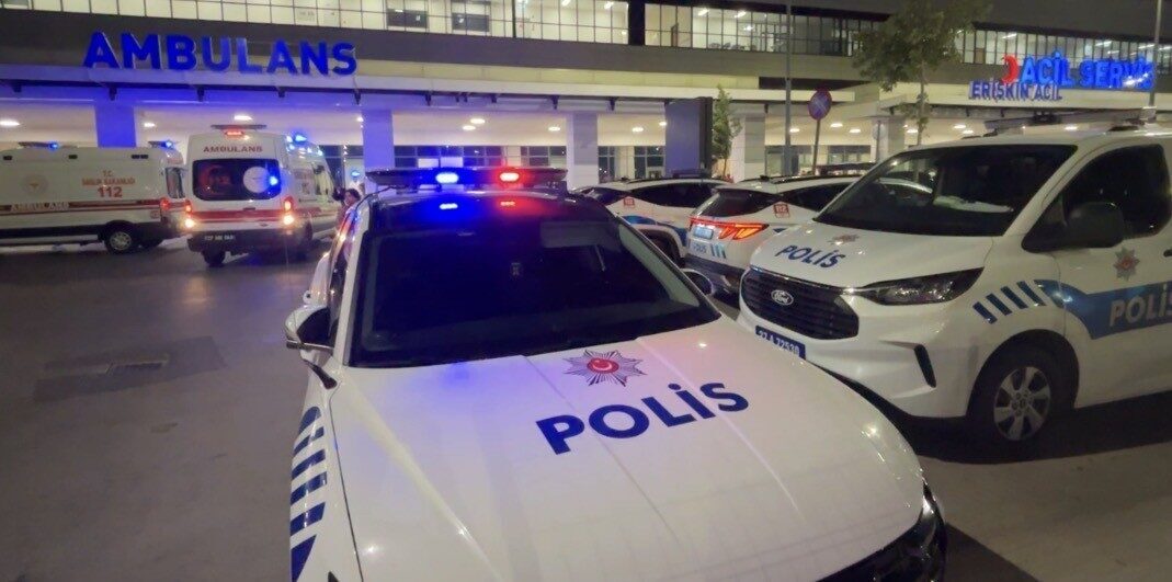 Gaziantep’te, Dumlupınar Mahallesi’nde bir evin damında halı yıkarken elektrik çarpan