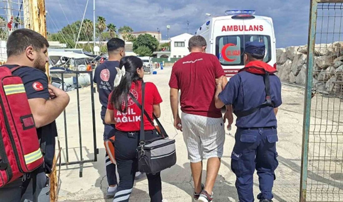Muğla’nın Datça ilçesi açıklarında seyir halinde olan bir tur teknesinde