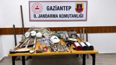 Gaziantep’in Nurdağı ilçesinde, ormanlık alanda define aramak amacıyla izinsiz kazı