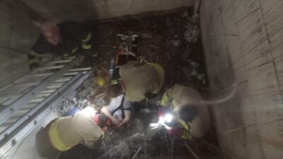 Hatay’da inşaatı devam eden bir binada asansör boşluğuna düşen bir