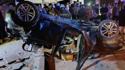 Hatay’ın Defne ilçesine bağlı Harbiye Mahallesi’nde meydana gelen trafik kazasında,