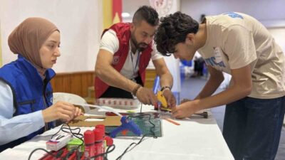 Aydın ilinde gençlerin teknoloji alanındaki becerilerini geliştirmeyi hedefleyen Deneyap Teknoloji