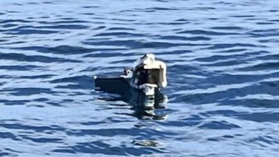 Samsun’un Yakakent ilçesinde, Karadeniz’de bulunan bir dron parçası, Sahil Güvenlik