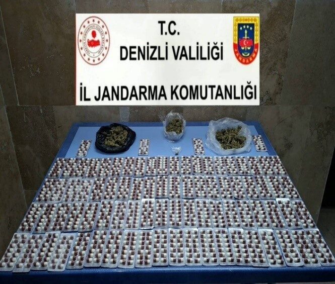 Denizli’de Jandarma ekipleri tarafından gerçekleştirilen uyuşturucuyla mücadele operasyonlarında önemli miktarda