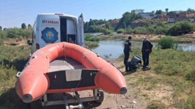 Dicle Nehri’ndeki adacıkta 3 gün boyunca mahsur kalan 52 keçi