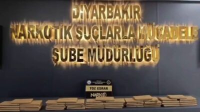 Diyarbakır’da, polis ekipleri tarafından gerçekleştirilen operasyonda bir araçta yapılan aramada