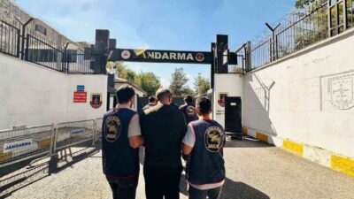 Diyarbakır’da jandarma ekipleri tarafından gerçekleştirilen operasyonlarda, kesinleşmiş hapis cezası bulunan