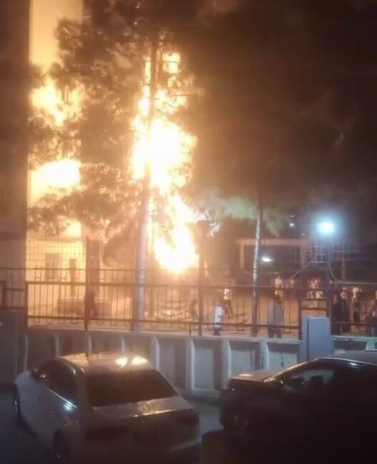 Diyarbakır’ın Kayapınar ilçesinde, bir site içerisinde atılan havai fişeklerin sebep