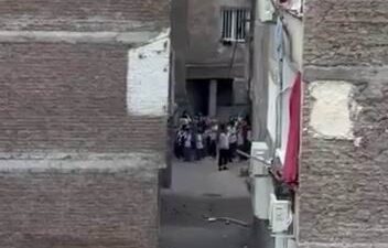 Sur ilçesinde bir evde meydana gelen yangın paniğe sebep oldu.