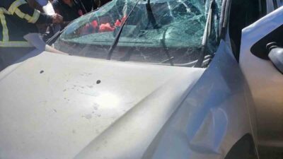 Çınar ilçesinde meydana gelen bir trafik kazasında otomobilin takla atması