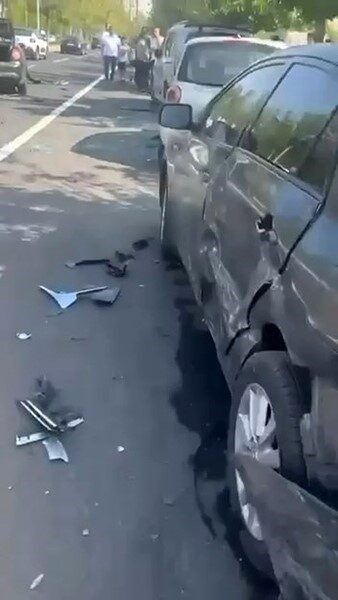 Diyarbakır’ın Bağlar ilçesinde bir otomobil, Dörtyol mevkiinde seyir halindeyken 4