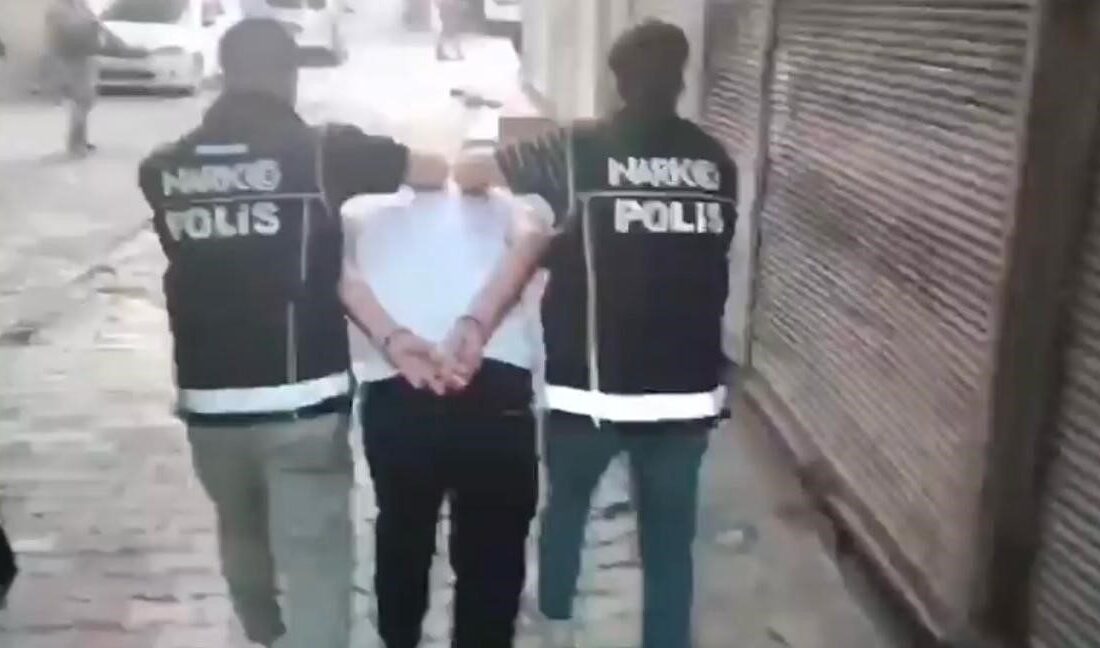 Diyarbakır’da gerçekleştirilen “sokaklar güvende” operasyonunda 26 kişi tutuklandı. İl Emniyet