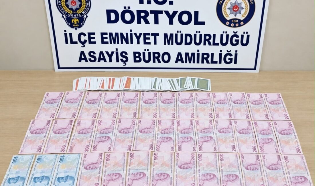 Hatay’ın Dörtyol ilçesinde bir iş yerinde gerçekleştirilen denetimde kumar oynadıkları
