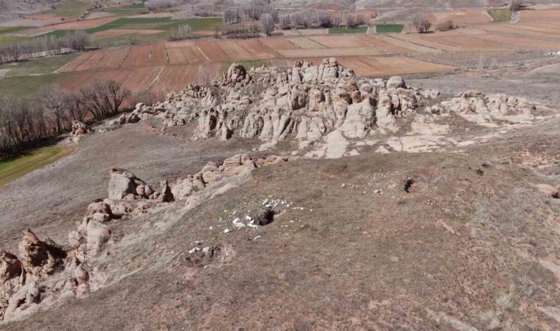 Sivas’ta, Mars gezegenine benzetilen renkleri ve yapısıyla ünlü Eğribucak Kayalıkları’nda