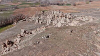 Sivas’ta, Mars gezegenine benzetilen renkleri ve yapısıyla ünlü Eğribucak Kayalıkları’nda