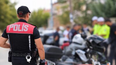 Elazığ’da, okul çevresinde denetim yapan ekiplerin uyarısına uymayan ve plakasız