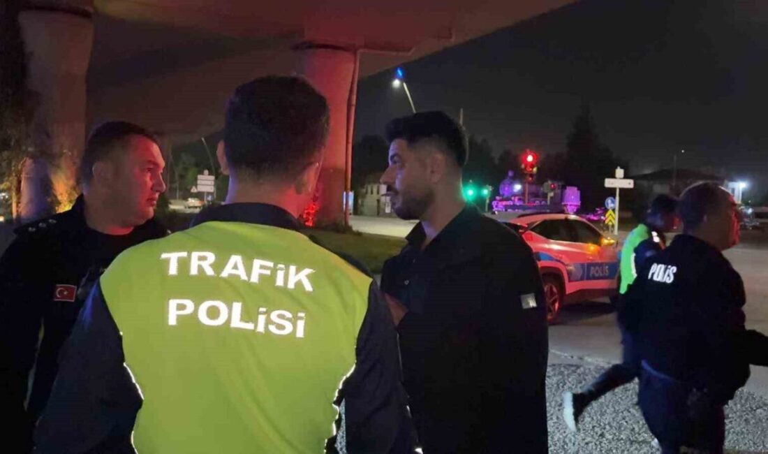 Kayseri’nin Kocasinan ilçesinde polis ekipleri tarafından gerçekleştirilen denetimde, ‘dur’ ihtarına