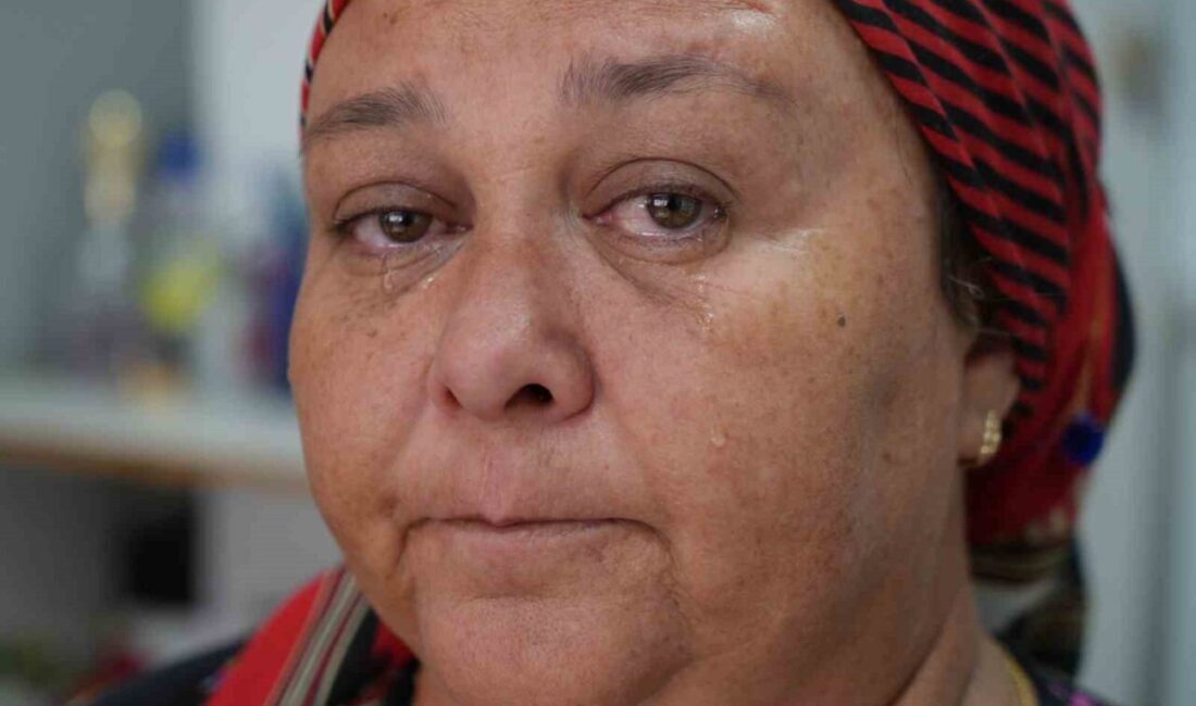 Edirne’de bulunan bir lokantada, işletmeci ve eşi, çevrede yüksek sesle