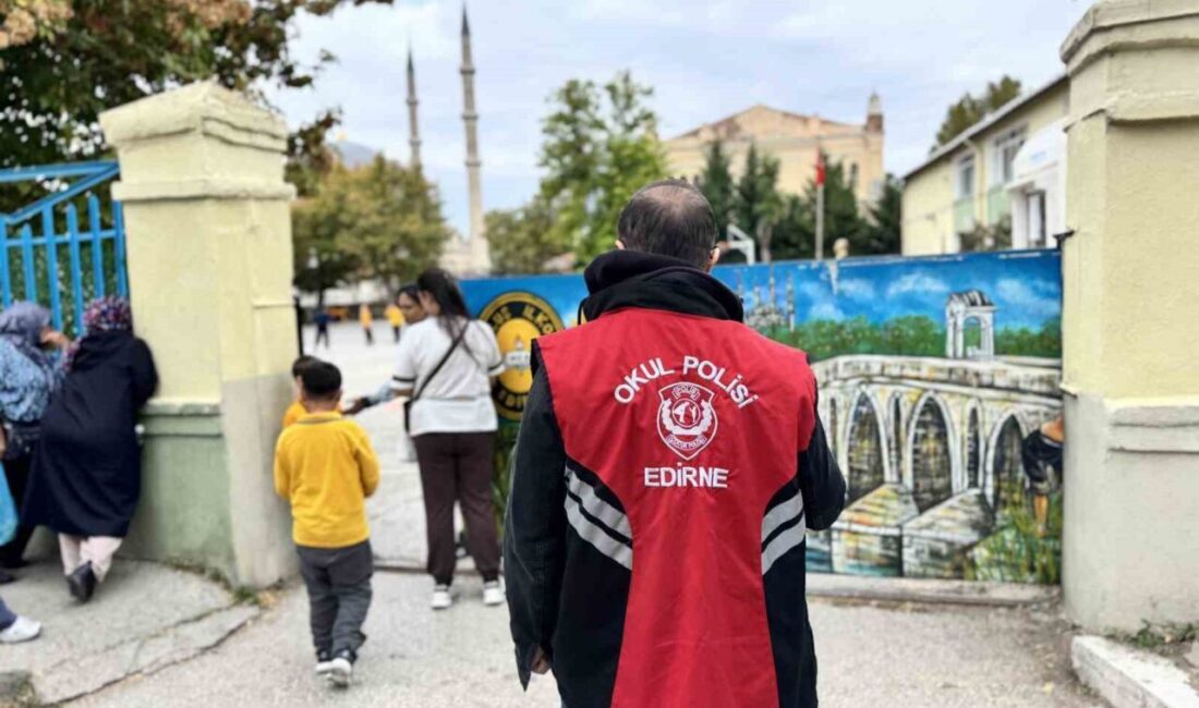 Edirne İl Emniyet Müdürlüğü ekipleri, yeni eğitim-öğretim yılının başlamasıyla birlikte