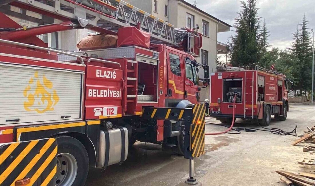 Elazığ’da bir binanın çatı katında meydana gelen yangın, itfaiye ekiplerinin