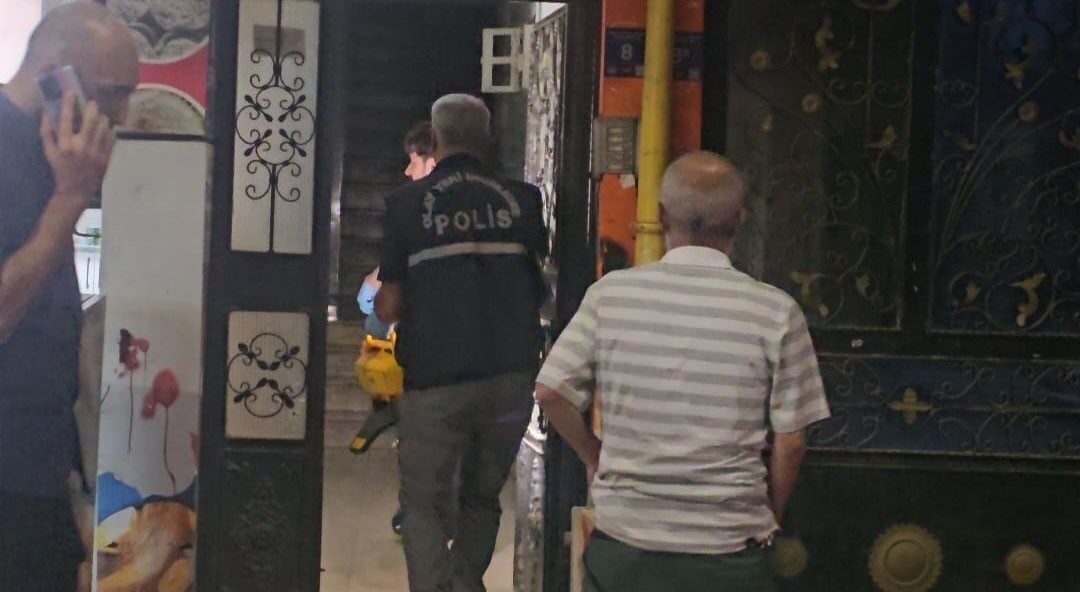 Elazığ’da bir evde üç kişi arasında çıkan anlaşmazlık, silahlar ve
