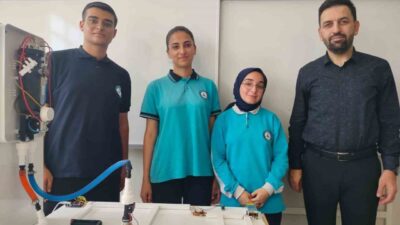 Elazığ’ın Keban ilçesindeki Keban Çok Programlı Anadolu Lisesi öğrencileri, su