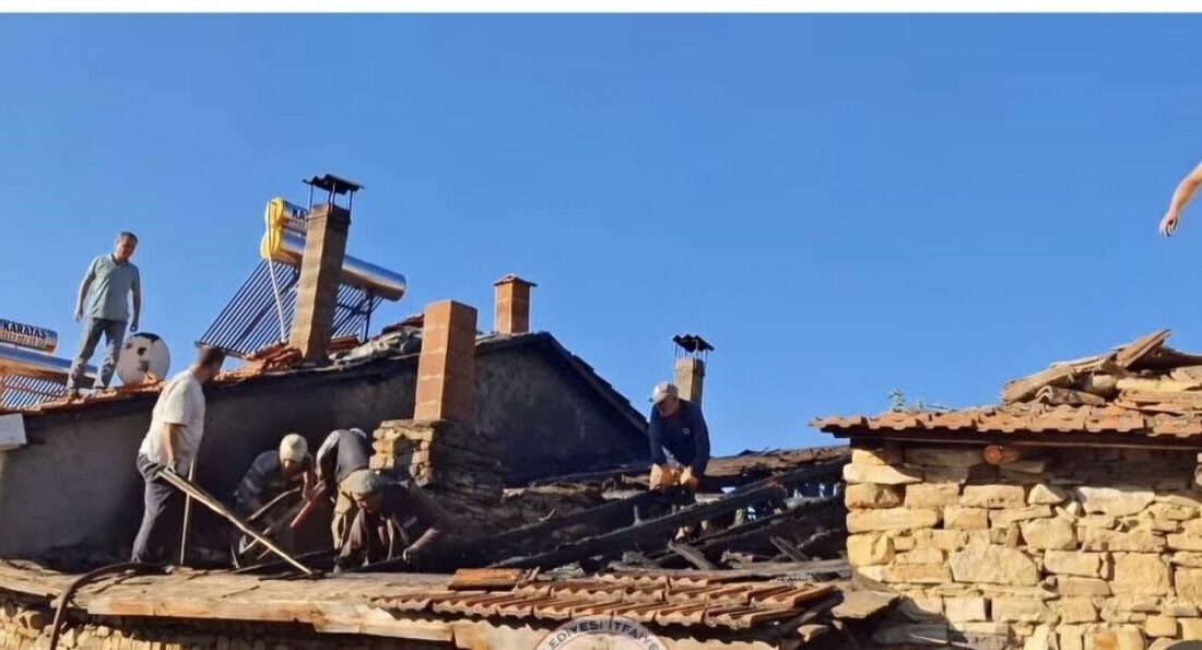 Emet ilçesine bağlı bir köyde bulunan fırında çıkan yangın, köylülerin