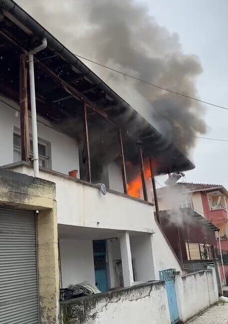 Erbaa ilçesinde bulunan bir evde meydana gelen yangın, yaklaşık bir