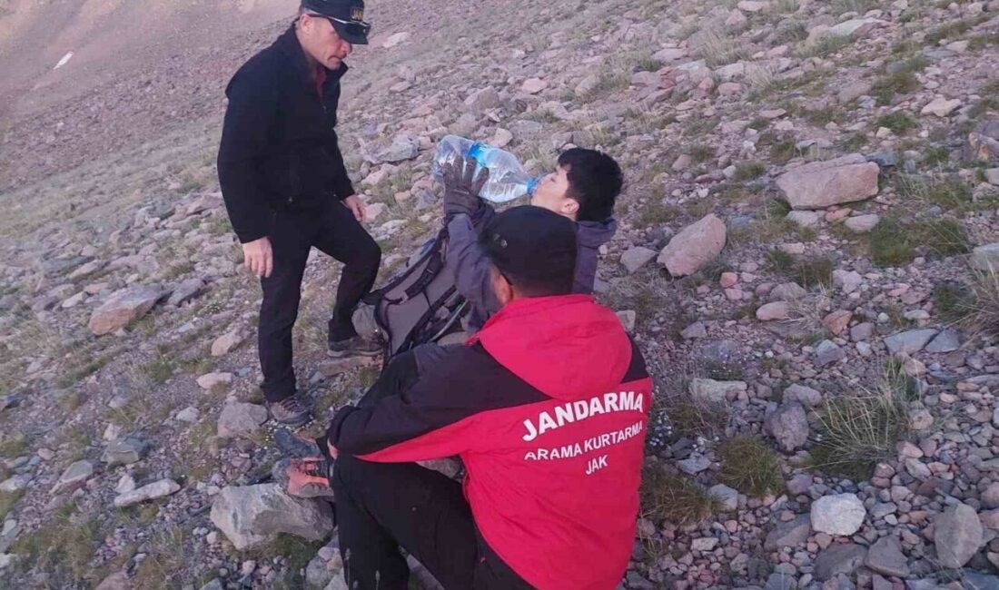Kayseri’nin Hacılar ilçesinde Erciyes Dağı’nda yürüyüş yaparken mahsur kalan bir