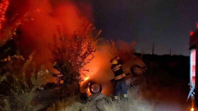 Erzincan’da, Ertuğrul Gazi Mahallesi 307. Sokak’ta bir araçta çıkan yangın,